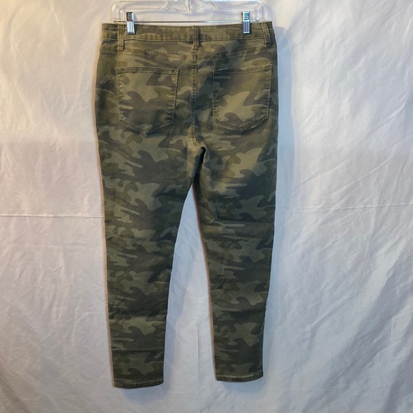 A New Approach (a.n.a) Camo Jegging 12 - Picture 2 of 4